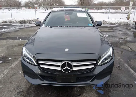 2016 Mercedes-Benz C 300 4Matic из США, поврежденный, VIN 55SWF4KB4GU140092